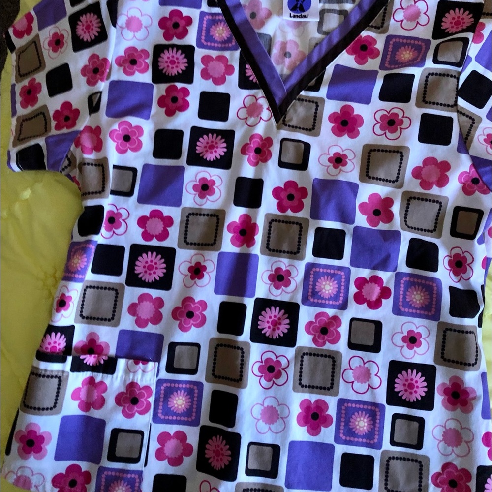 Scrub top small